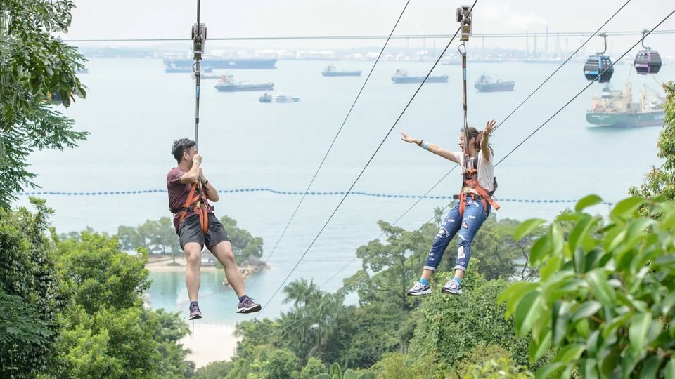 Trượt zipline xuyên rừng và biển