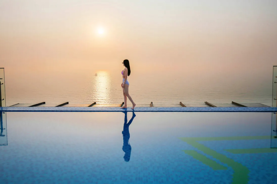 Maximilan Đà Nẵng Beach