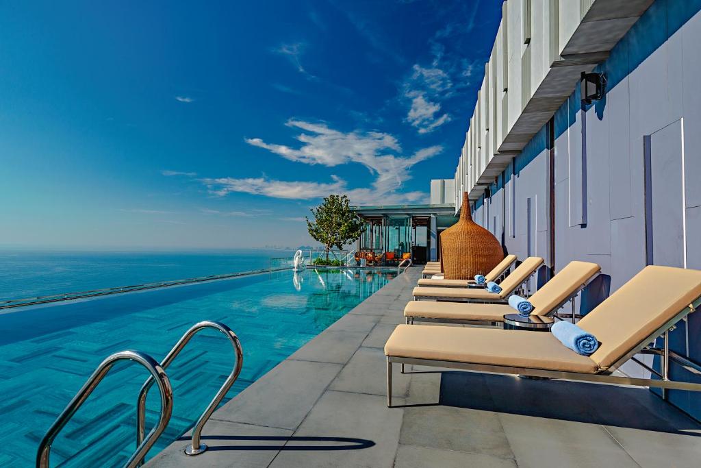 Le Sands Oceanfront Danang