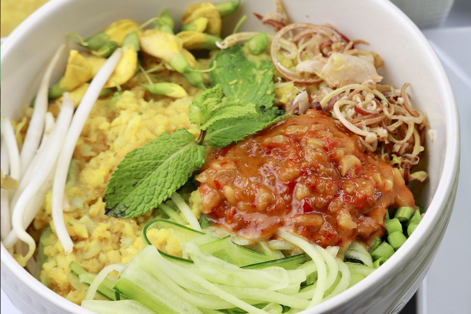 Nom Banh Chok - bún cà ri cá