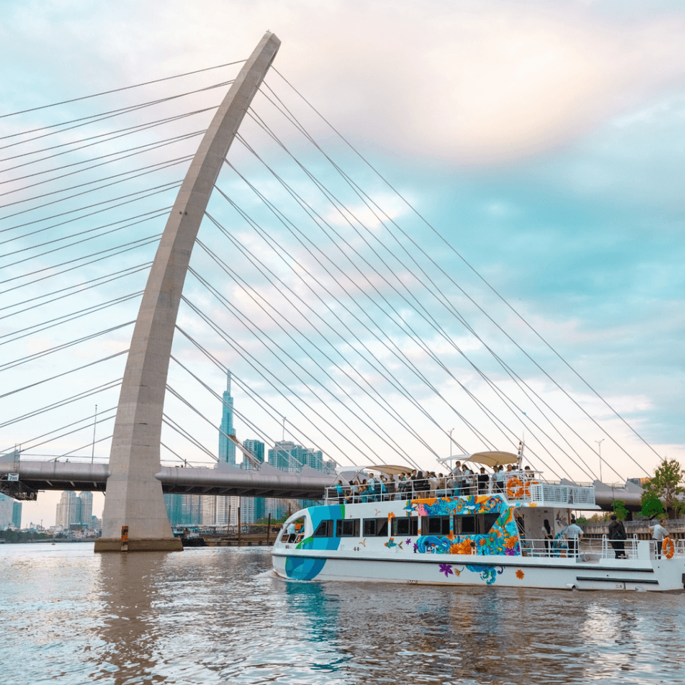 Water bus - xe buýt trên sông đầu tiên tại Sài Gòn