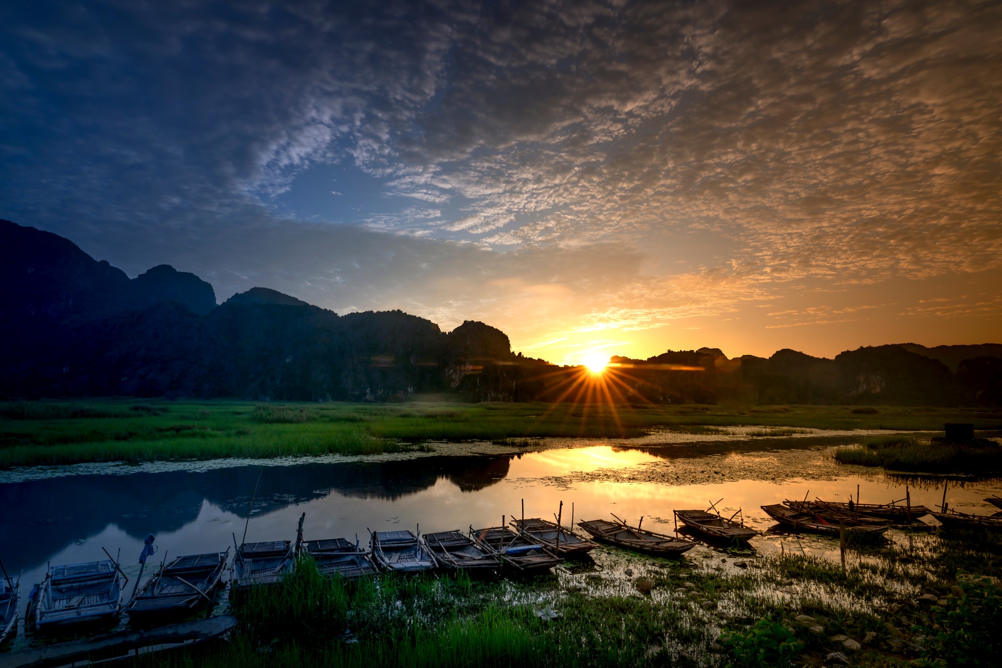 Hoàng hôn Đầm Vân Long