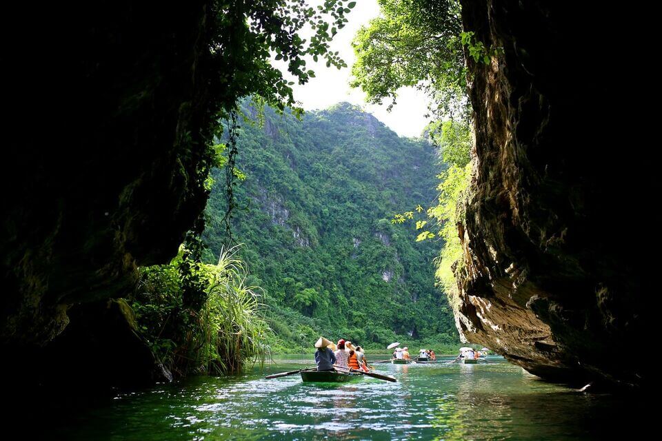 Các hang động hùng vĩ