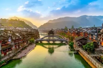 Hành trình Trung Quốc mới nhất: Khám phá Ân Thi - Nữ Nhi Thành 