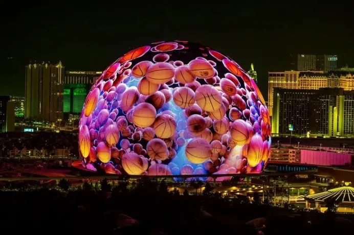 Khám phá "quả cầu đêm" MSG Sphere rực rỡ - Công trình vĩ đại ngay giữa Las Vegas