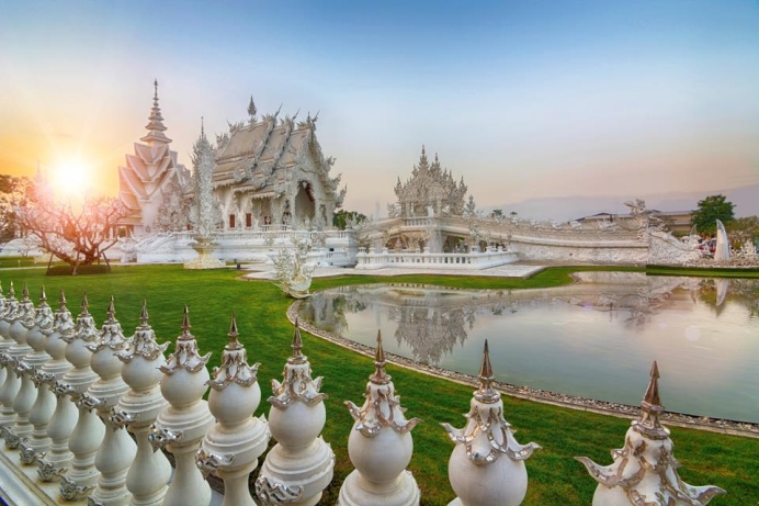 Wat Rong Khun  - Tinh hoa hội tụ nức tiếng cả một vùng đất Thái Lan